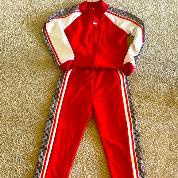 Red stylish track suit - Picture 1 of 9